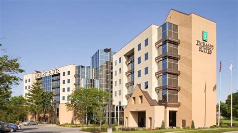 st louis airport hotels with shuttle|Embassy Suites St. Louis Airport Hotel .